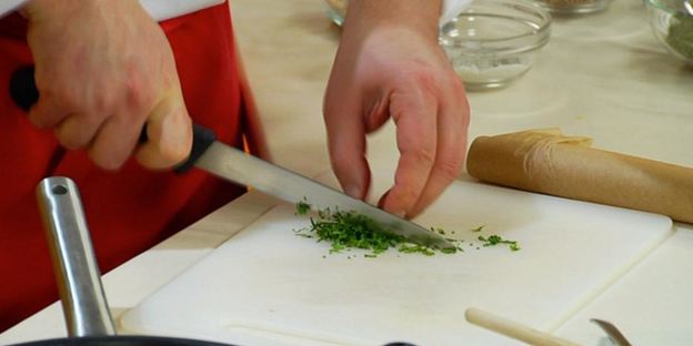 салат с кускусом и сушеной клюквой