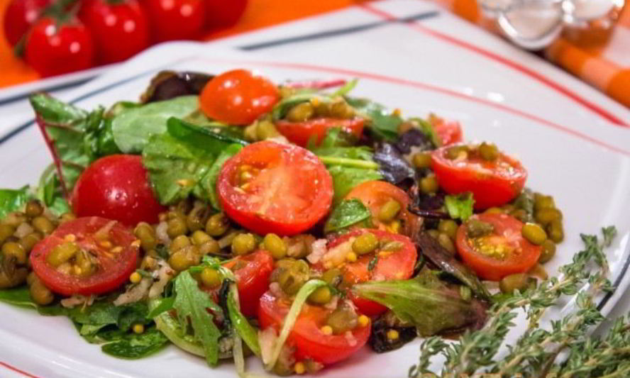 Рецепт салата с машем, черри и тимьяном