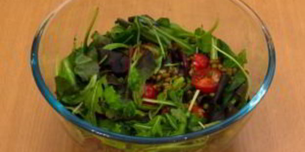 салат с машем, черри и тимьяном