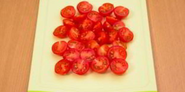 салат с машем, черри и тимьяном