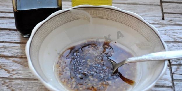 салат с мидиями и креветками