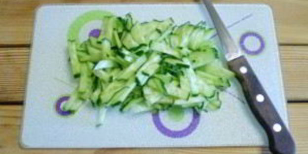 салат с огурцом и кукурузой