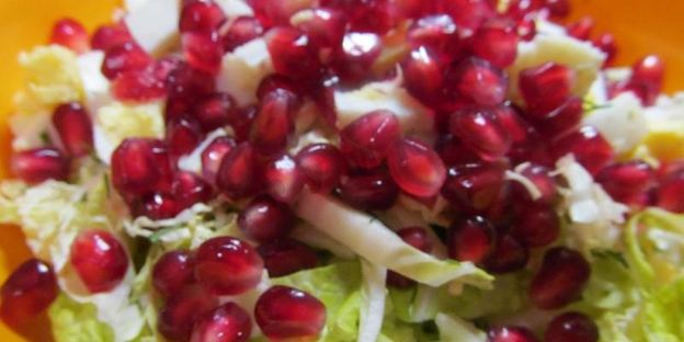 салат с пекинской капустой и гранатом витаминный