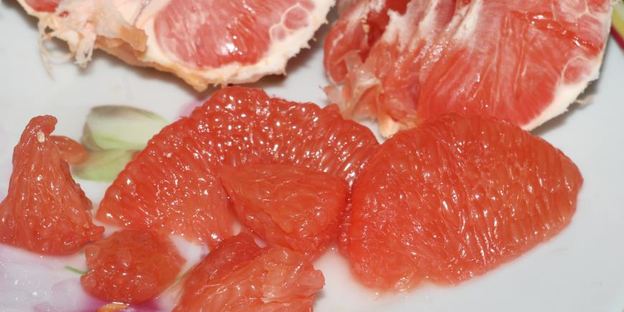 салат с семгой и грейпфрутом