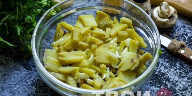 салат с языком и грибами