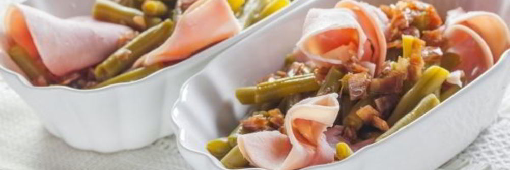 Салат с зеленой фасолью и ветчиной