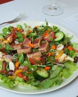 Салат со свежим тунцом