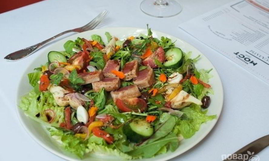 Рецепт салата со свежим тунцом