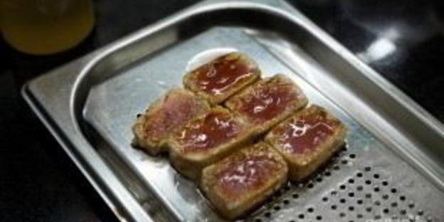 салат со свежим тунцом