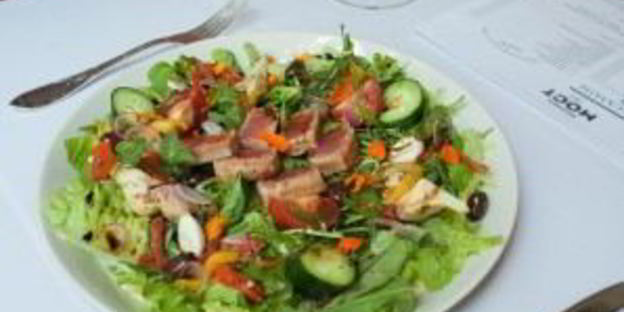 салат со свежим тунцом