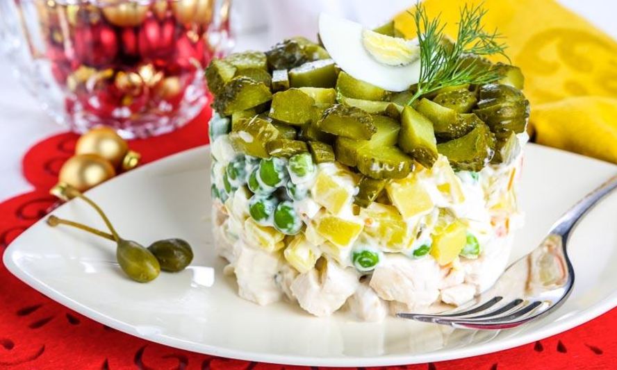 Рецепт слоеного салата с курицей
