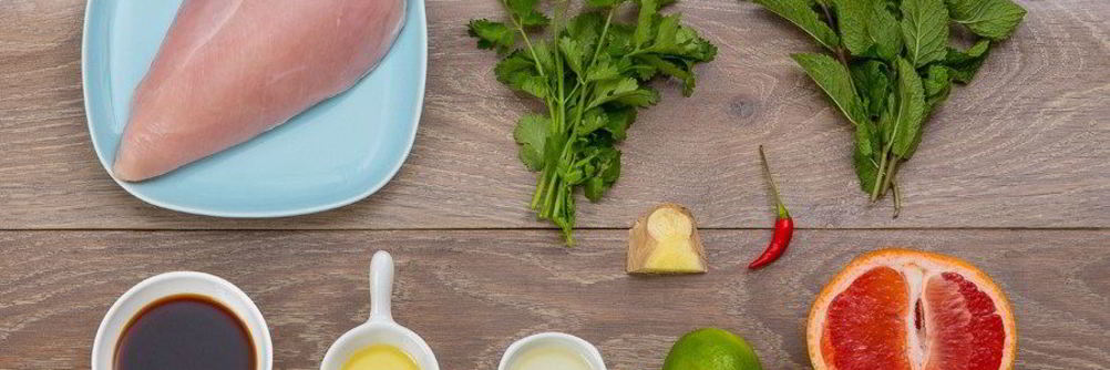 Тайский салат с курицей и грейпфрутом