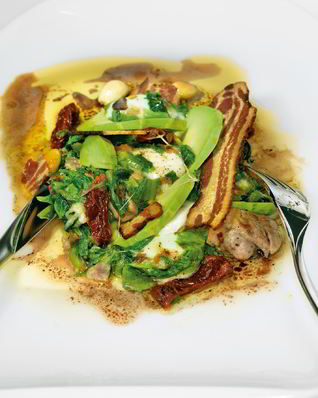 Теплый салат с куриной грудкой