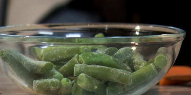 теплый салат с куриными сердечками