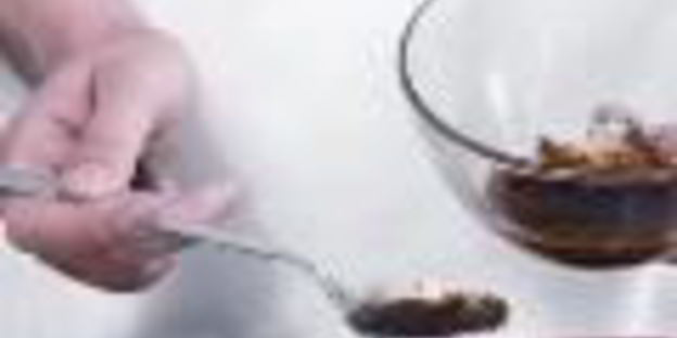 зеленый салат с лососем татаки