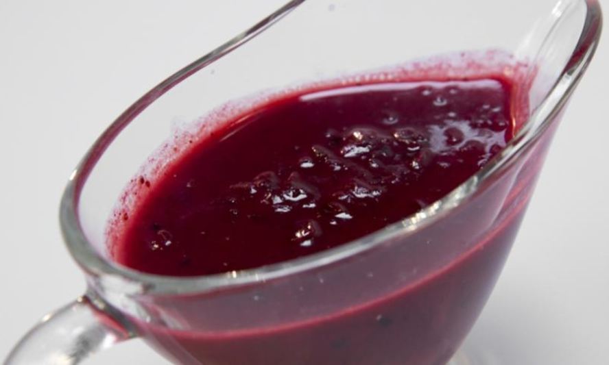 Рецепт брусничного соуса с можжевельником