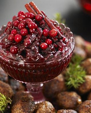 Брусничный соус шведский