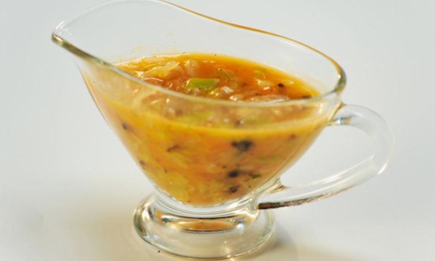 Рецепт лукового соуса с можжевельником