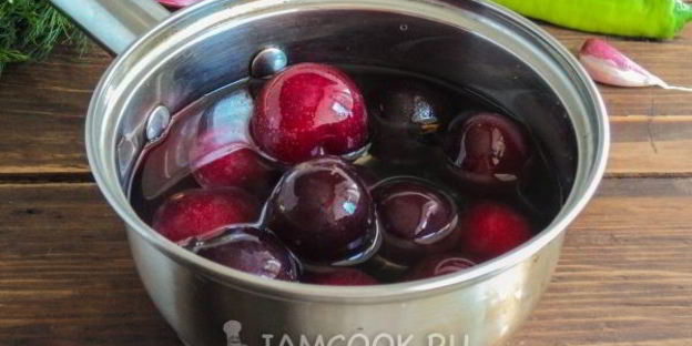 острый соус из алычи