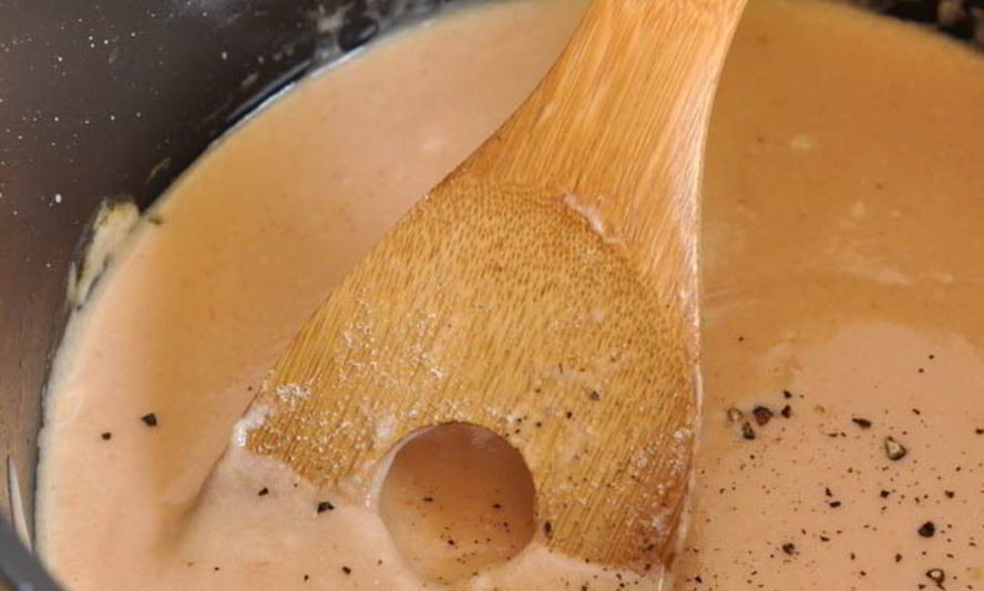 Рецепт сметанного соуса с томатной пастой