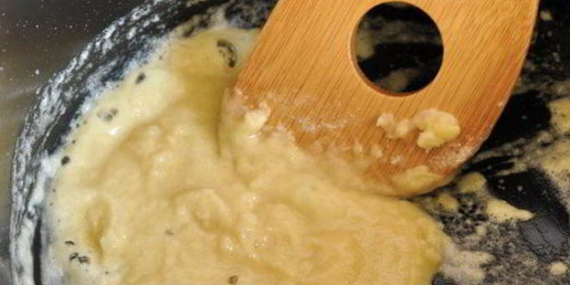 сметанный соус с томатной пастой