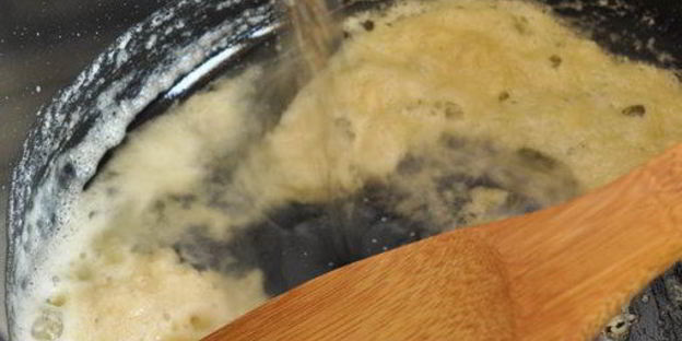 сметанный соус с томатной пастой