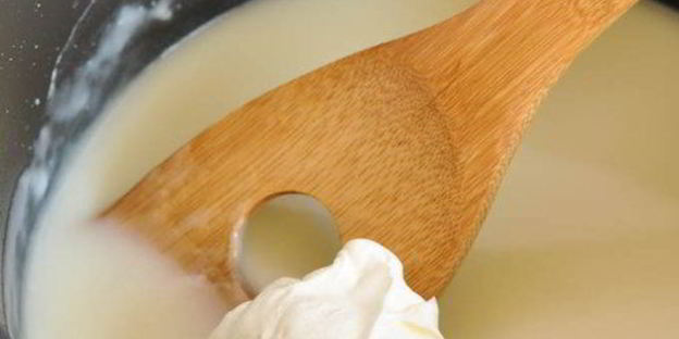 сметанный соус с томатной пастой