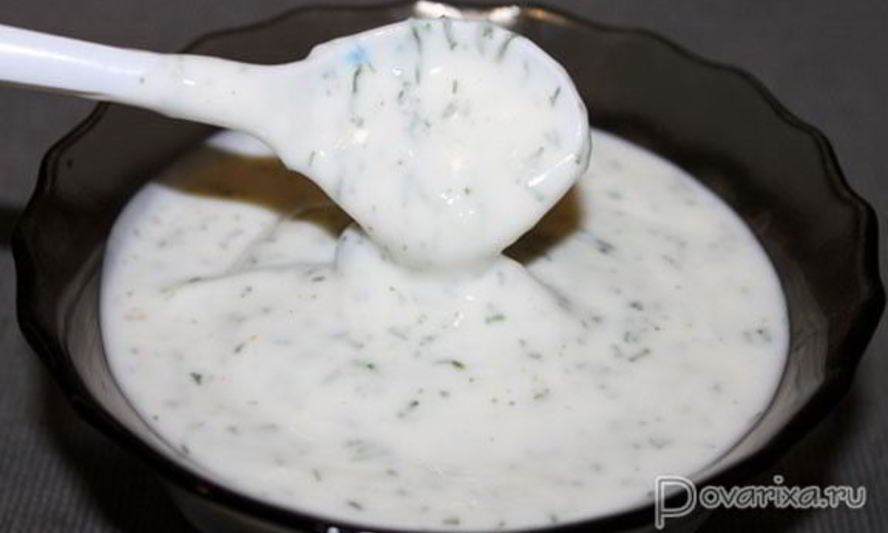 Рецепт соуса из йогурта с чесноком для мяса и рыбы
