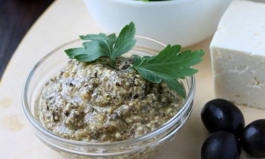 Рецепт соуса с брынзой и маслинами