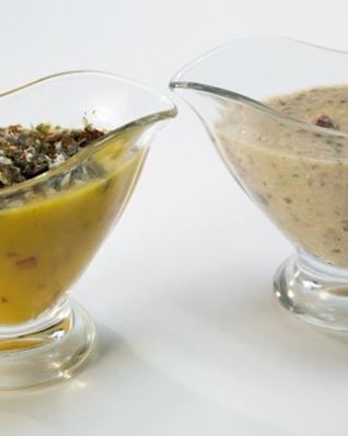 Соус с фундуком и вялеными помидорами