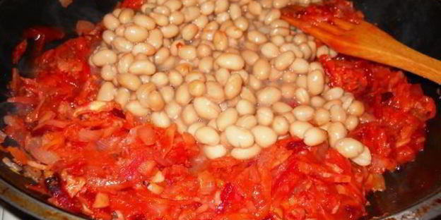 борщ постный с килькой и грушами