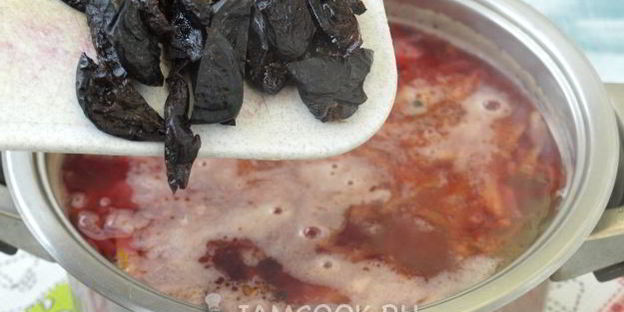 борщ с фасолью и черносливом