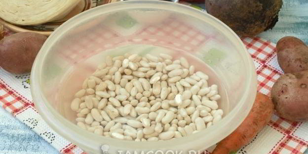 борщ с фасолью и черносливом