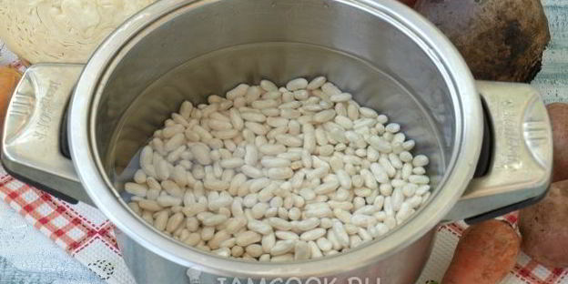 борщ с фасолью и черносливом