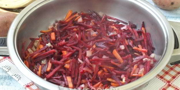 борщ с фасолью и черносливом