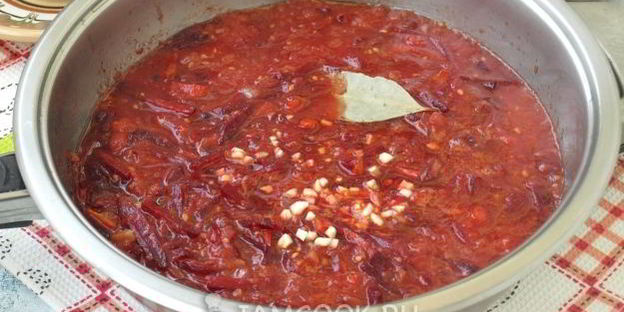 борщ с фасолью и черносливом