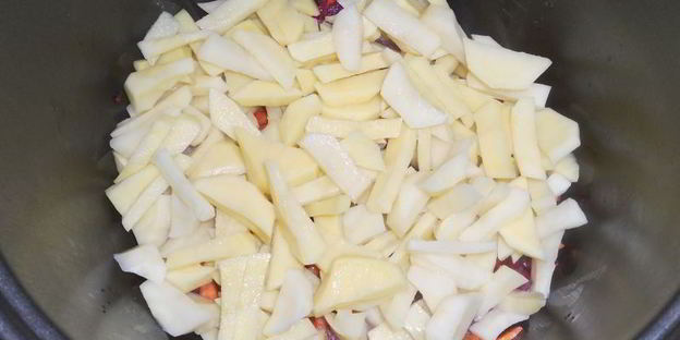 борщ с килькой в мультиварке