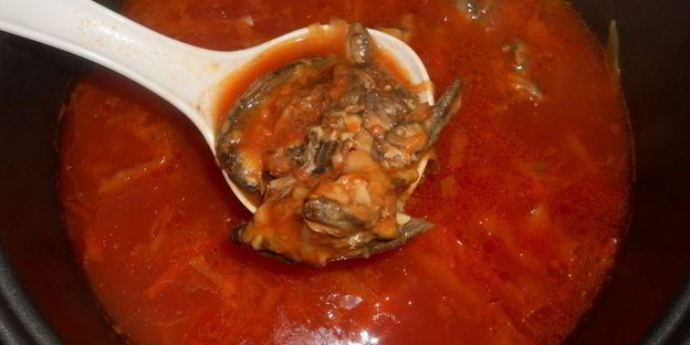 борщ с килькой в мультиварке