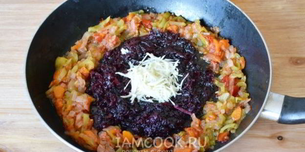 борщ с пампушками