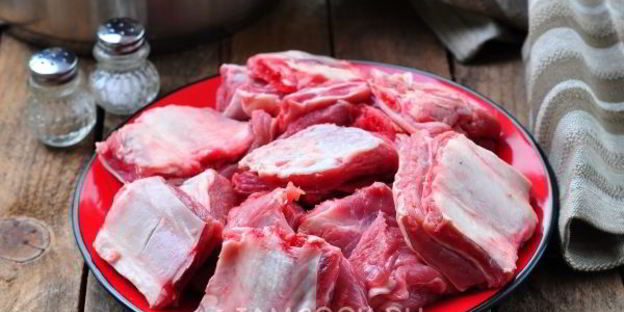 борщ со свеклой и свежей капустой