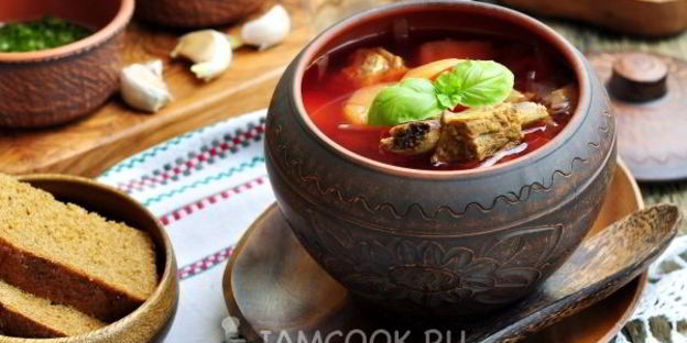 борщ со свеклой и свежей капустой