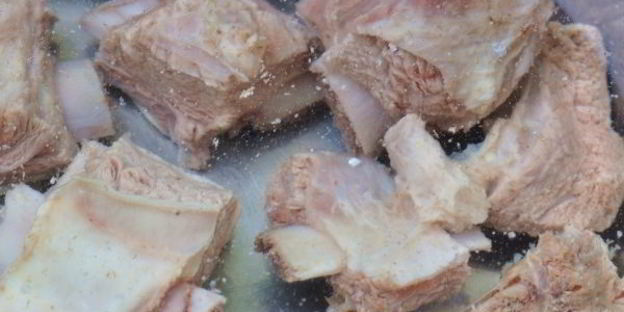 борщ со свеклой и свежей капустой