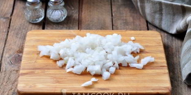 борщ со свеклой и свежей капустой