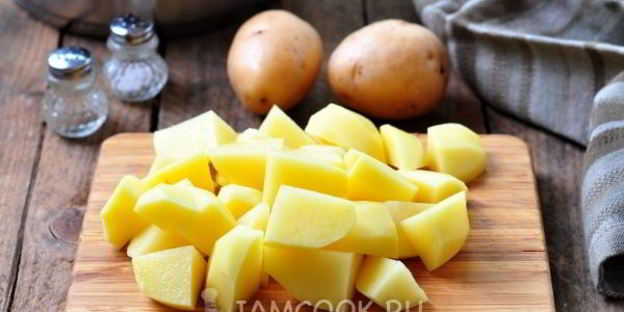 борщ со свеклой и свежей капустой