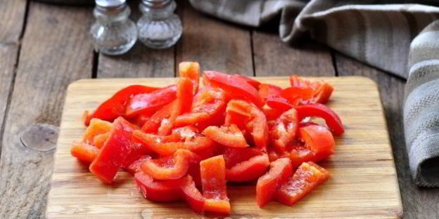 борщ со свеклой и свежей капустой