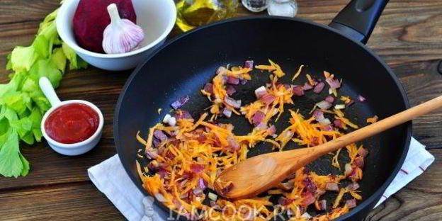 классический борщ с курицей