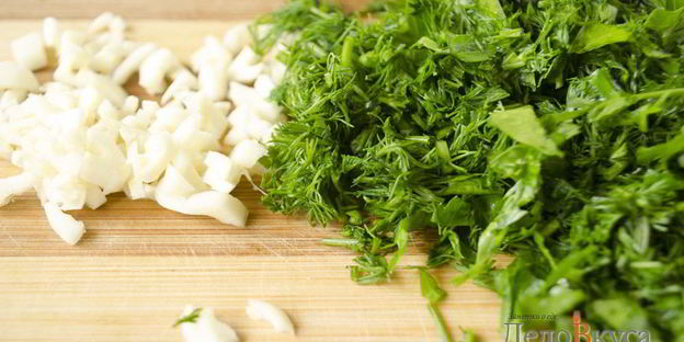 красный украинский борщ со свеклой