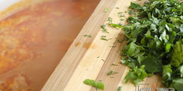 красный украинский борщ со свеклой