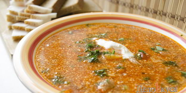 красный украинский борщ со свеклой