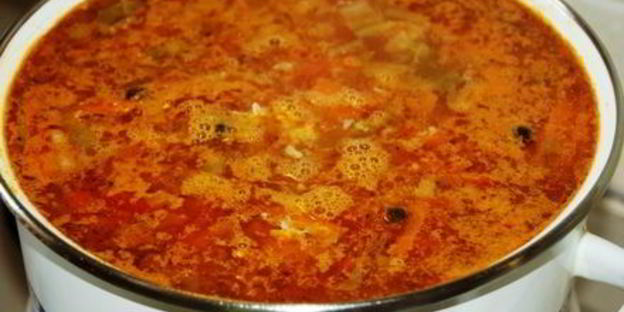 летний борщ без свеклы с помидорами